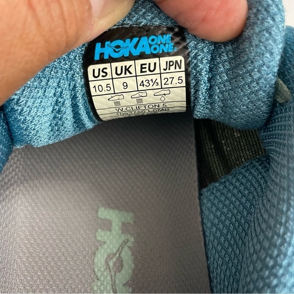 Hoka One One Women's Clifton 5 Size 10.5 Sneakers
Blue Mint Green - Picture 7 of 9